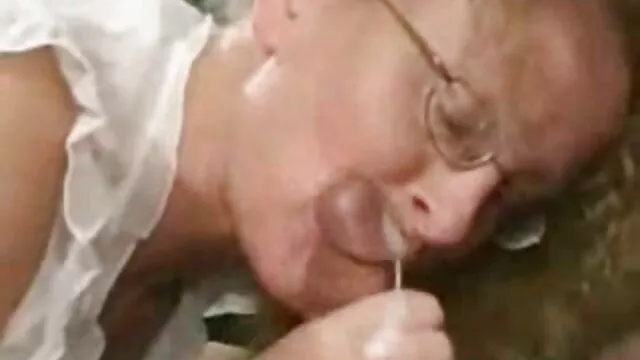 סקס ללא רישום  הוא מזיין את סרטים כחולים סקס חינם אשתו בתחפושת תלמיד.