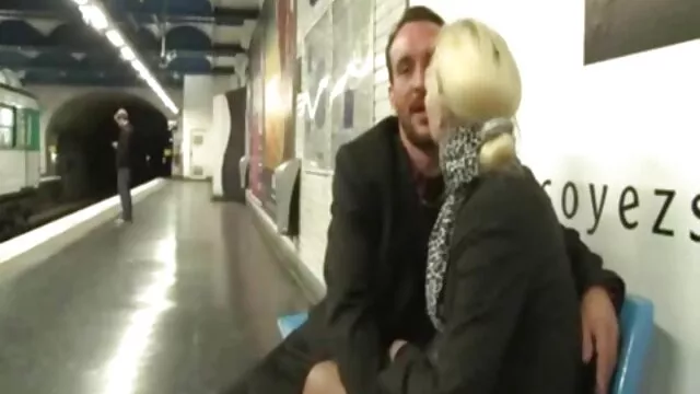 פורנו ללא רישום  נשים שחורות סרטי סקס חינם ערביות שיער צעירות מוצצות זין.