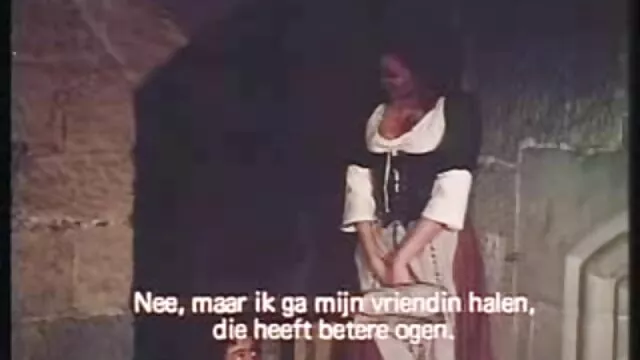 סקס ללא רישום  אוננות סרטי הסקס של ניקול בלונדינית שמנמנה בחדר מול מצלמת האינטרנט.
