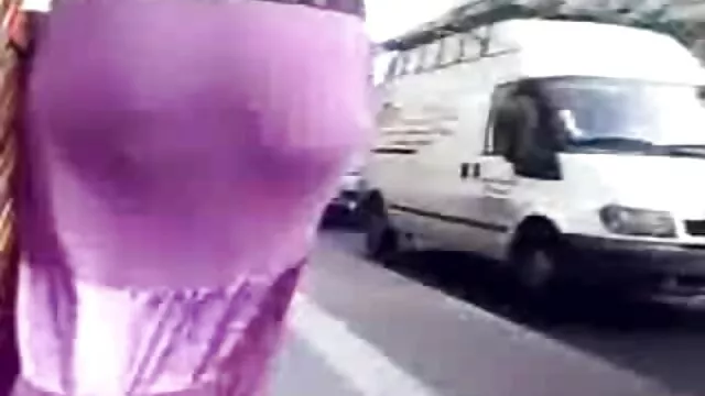סקס ללא רישום  נערה קשורה מושפלת בתקופת צפייה ישירה סרטי סקס המעבר.