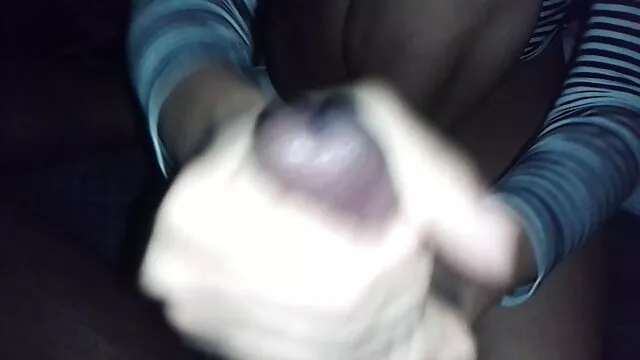 סקס ללא רישום  חשפנית מזדיינת. סרטים של סקס חינם