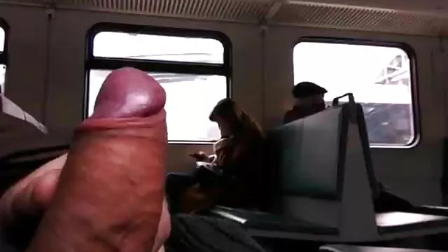 סקס ללא רישום  גבר מתעורר אחרי סרטי קוקהולד חינם מסיבה רועשת ויש לו סוס