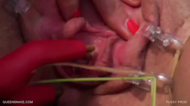 סקס ללא רישום  מתעמלת צעירה מלקקת סרטי סקס חינם לאייפון ואגינה.