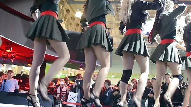 סקס ללא רישום  החבר העיר יופי סרט ארוטי מלא כחול עיניים עם קעקוע עם מציצה