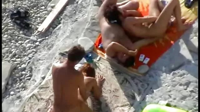 סקס ללא רישום  גבר מרוסיה הלך סרטי סקס חינם מבוגרות עם חבר בקניות ודפק זרע בשירותים